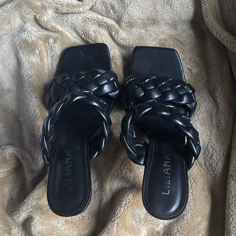 Liliana Black Braided Sandals
